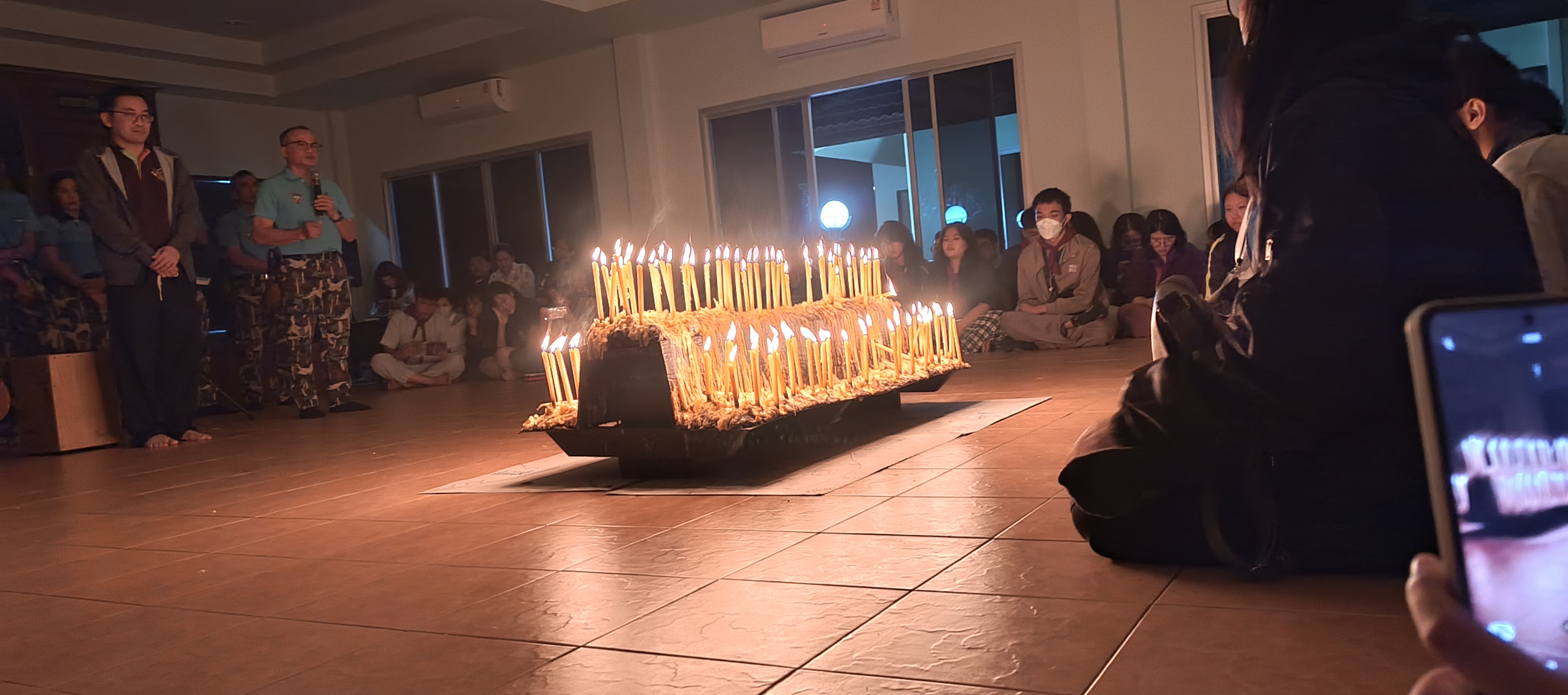 รอบกองเทียน